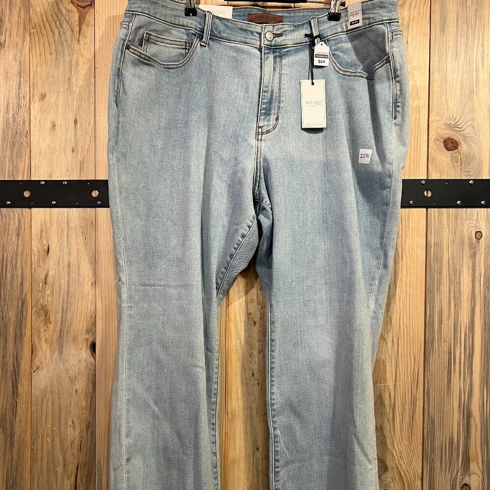 NWT-Judy Blue Jeans Womens 22W Light Wash Bootcut Side Slit Hem PLUS JB82552LT